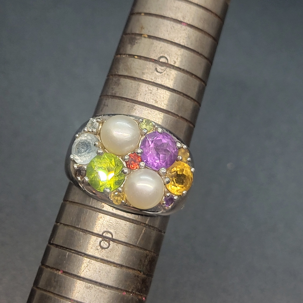 Elegant Multi-Color Gemstone Ring